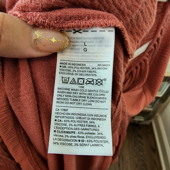 ⭐️40% Off⭐️ Old Navy Pucker Bell Sleeve Top - Picture 13 of 13